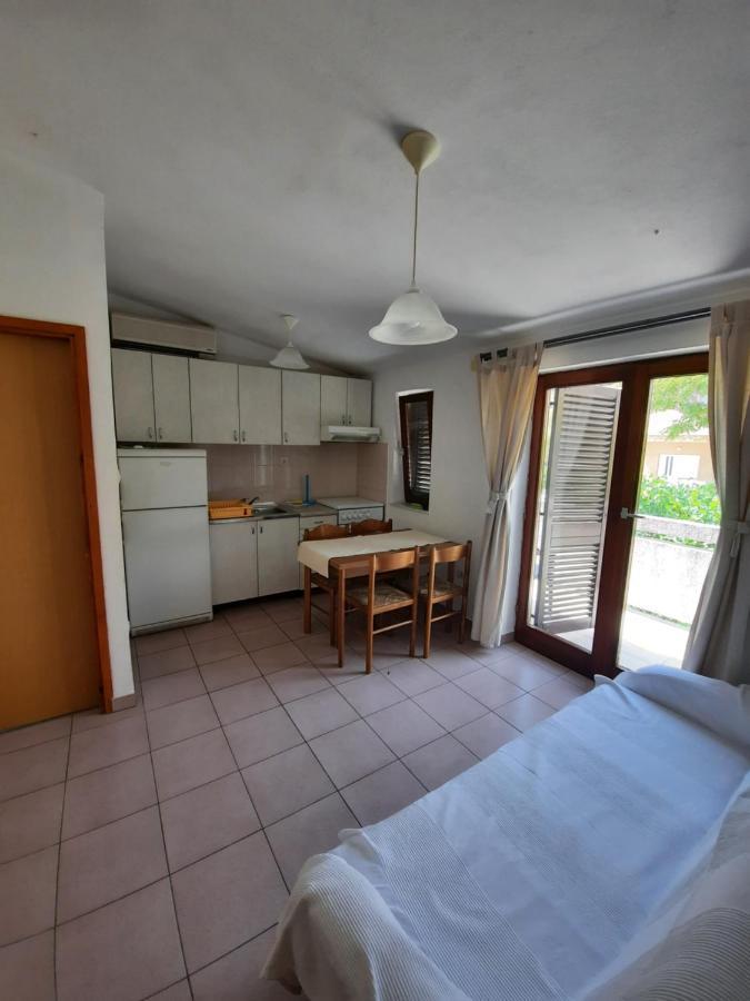 Apartments Keti Паг Экстерьер фото