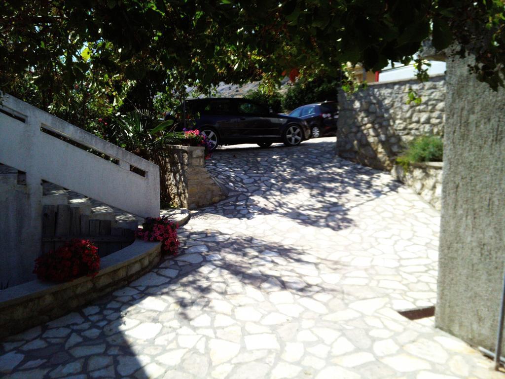 Apartments Keti Паг Экстерьер фото